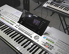 Сколько стоит синтезатор Moog?